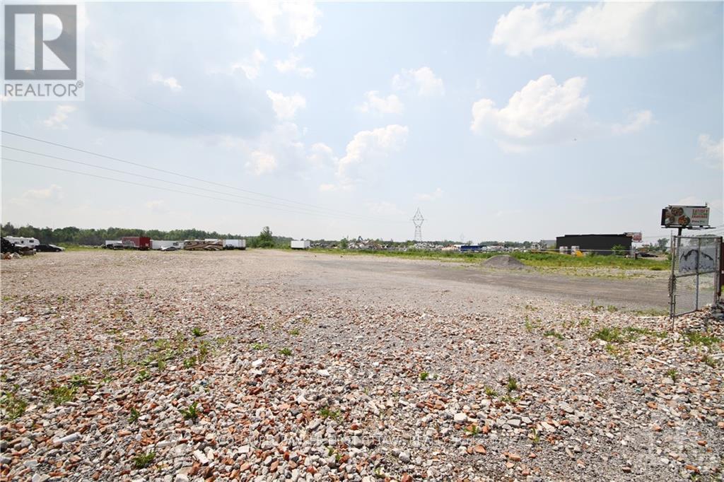 6710 Bank Street, Ottawa, ON