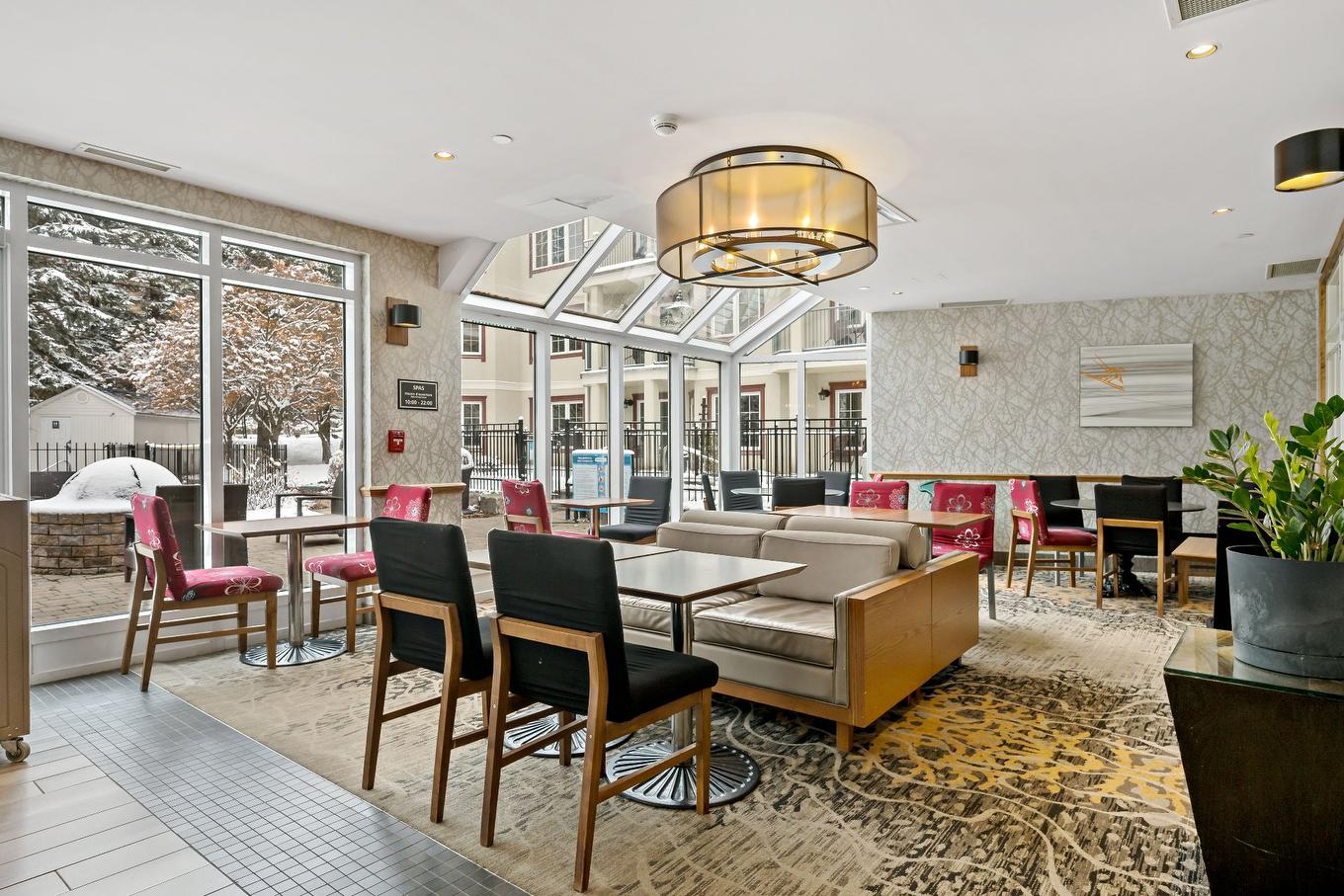 Common room - 341-170 Ch. Du Curé-Deslauriers, Mont-Tremblant, QC - Indoor Photo Showing Dining Room