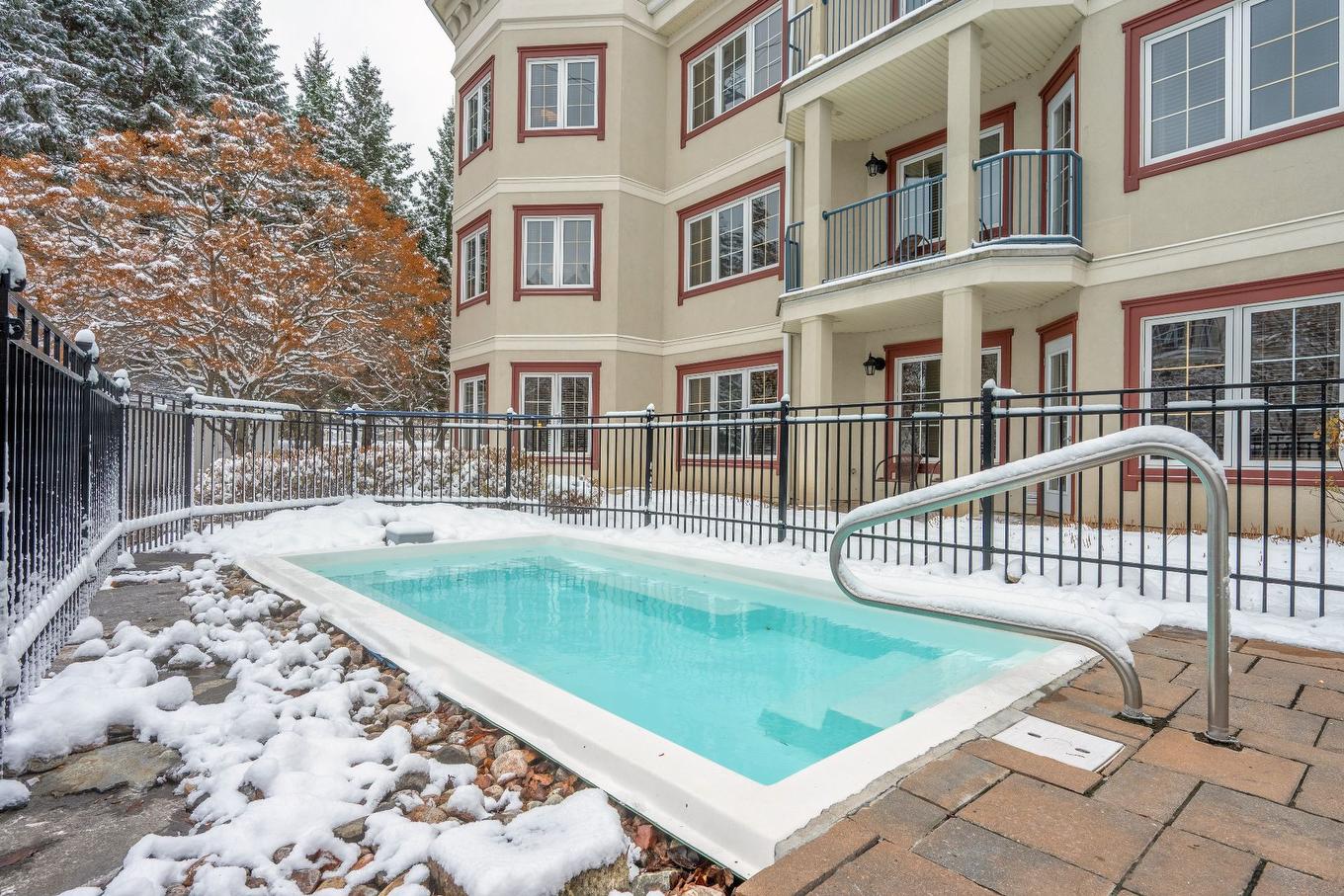 Pool - 341-170 Ch. Du Curé-Deslauriers, Mont-Tremblant, QC - Outdoor With In Ground Pool With Balcony