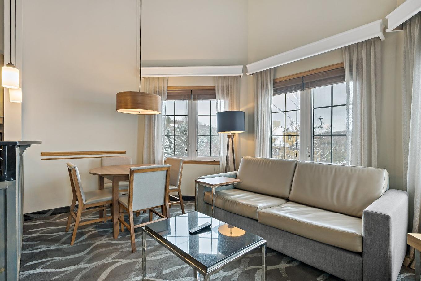 Dinette - 341-170 Ch. Du Curé-Deslauriers, Mont-Tremblant, QC - Indoor Photo Showing Living Room