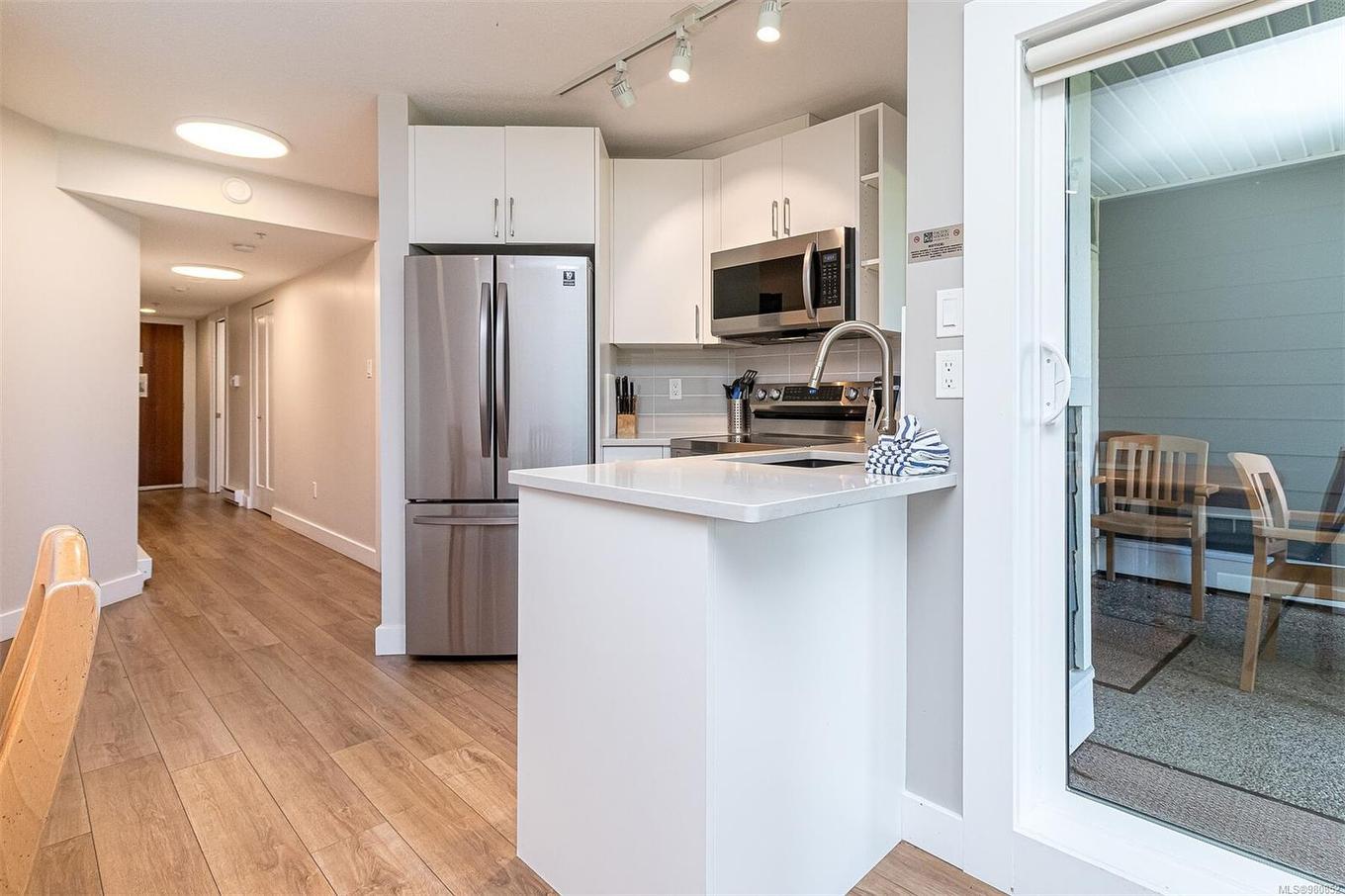 714-1600 Stroulger Rd, Nanoose Bay, BC - Indoor Photo Showing Kitchen