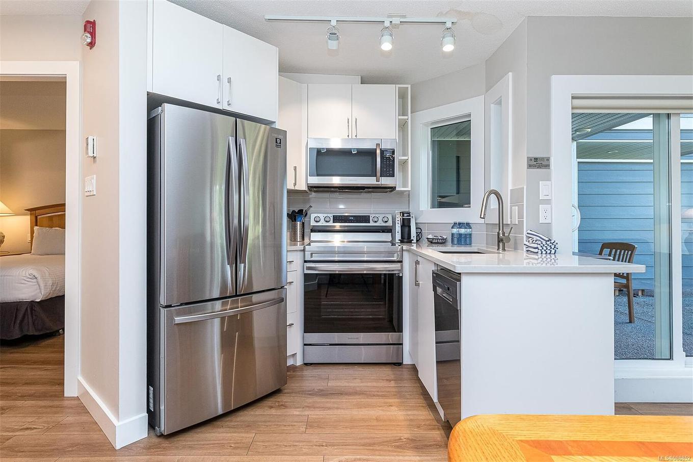 714-1600 Stroulger Rd, Nanoose Bay, BC - Indoor Photo Showing Kitchen