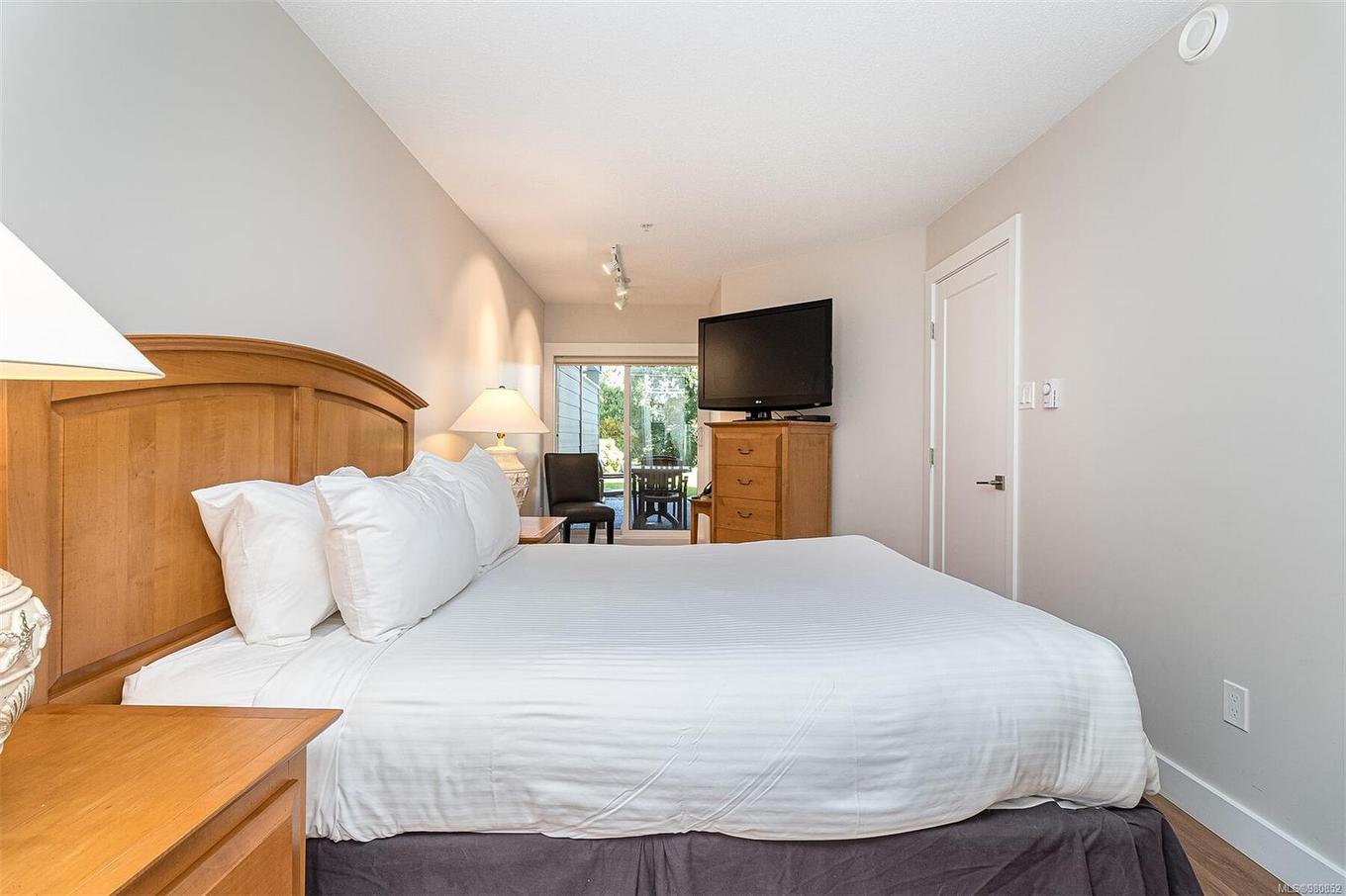 714-1600 Stroulger Rd, Nanoose Bay, BC - Indoor Photo Showing Bedroom