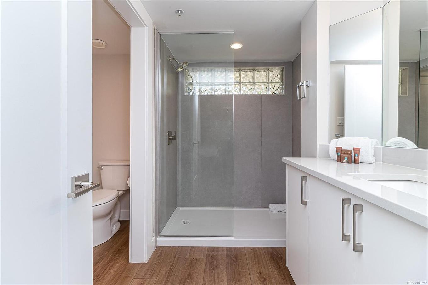 714-1600 Stroulger Rd, Nanoose Bay, BC - Indoor Photo Showing Bathroom