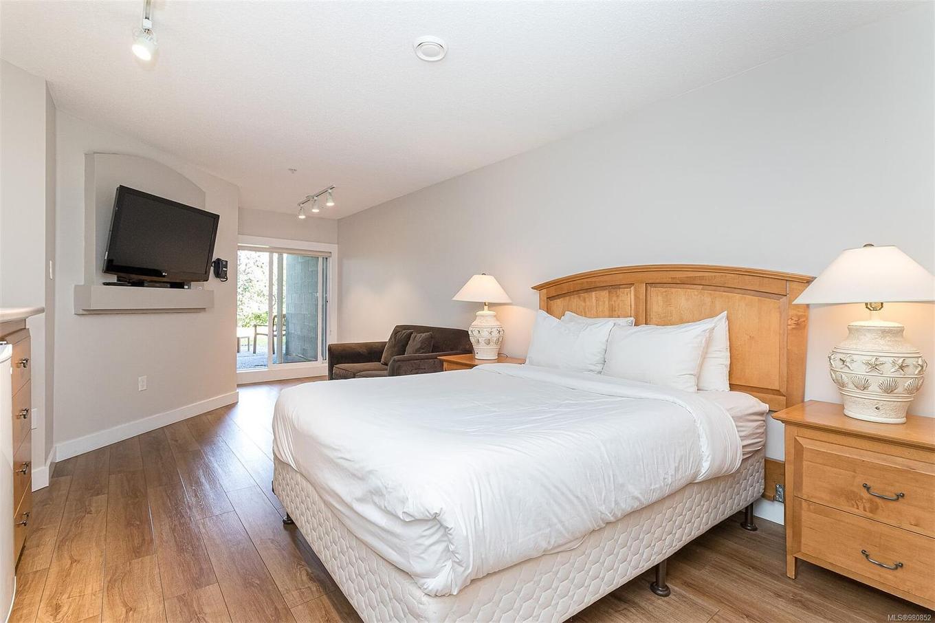 714-1600 Stroulger Rd, Nanoose Bay, BC - Indoor Photo Showing Bedroom