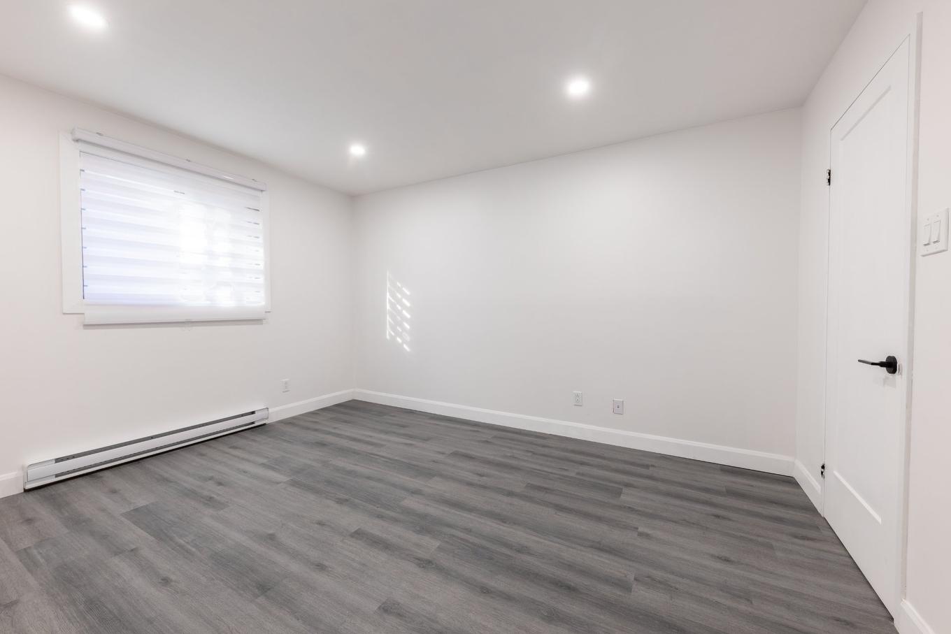 Chambre à coucher principale - 4-1319 Rue Joseph-Janot, Montréal (Rivière-Des-Prairies/Pointe-Aux-Trembles), QC - Indoor Photo Showing Other Room