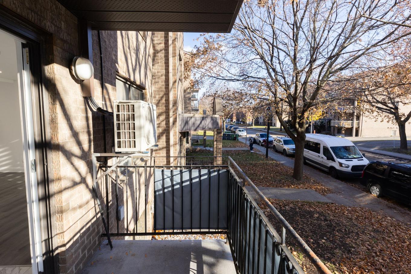 Balcon - 4-1319 Rue Joseph-Janot, Montréal (Rivière-Des-Prairies/Pointe-Aux-Trembles), QC - Outdoor With Exterior