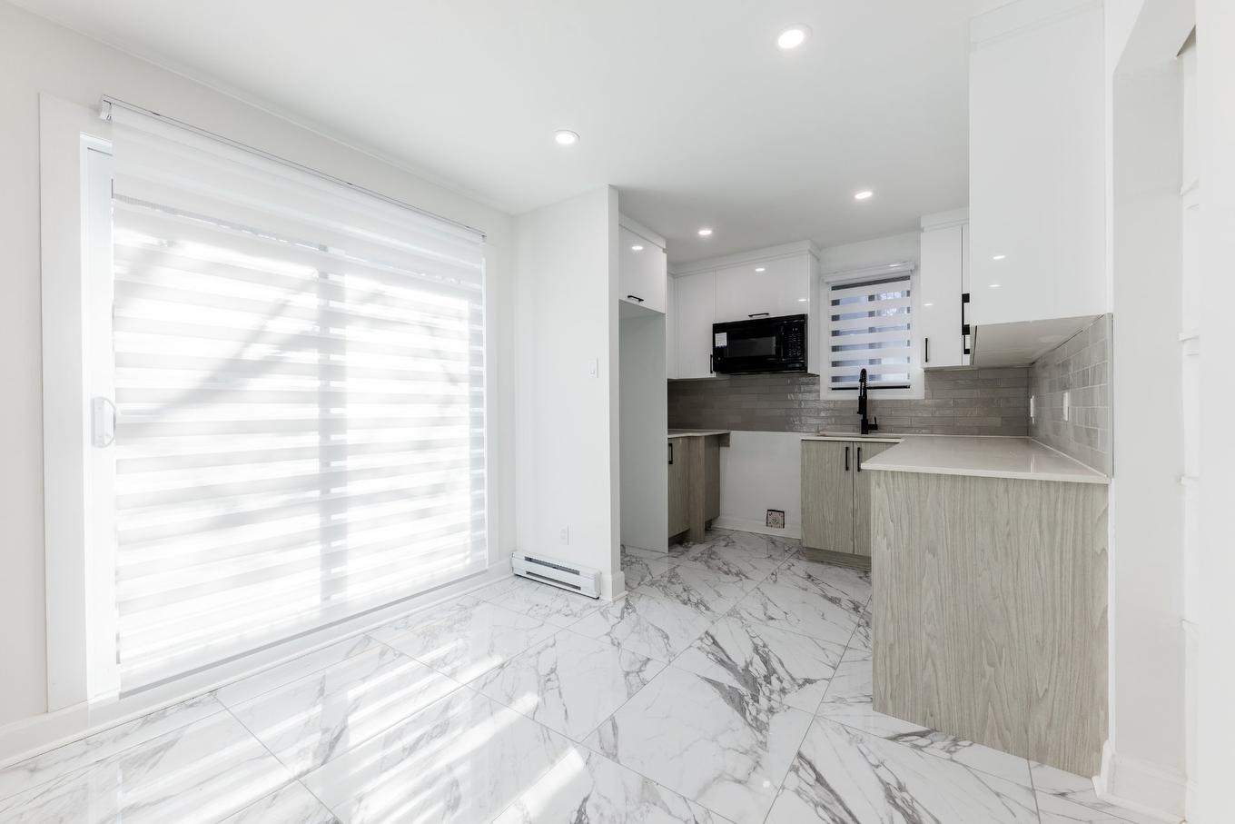 Cuisine - 4-1319 Rue Joseph-Janot, Montréal (Rivière-Des-Prairies/Pointe-Aux-Trembles), QC - Indoor Photo Showing Kitchen