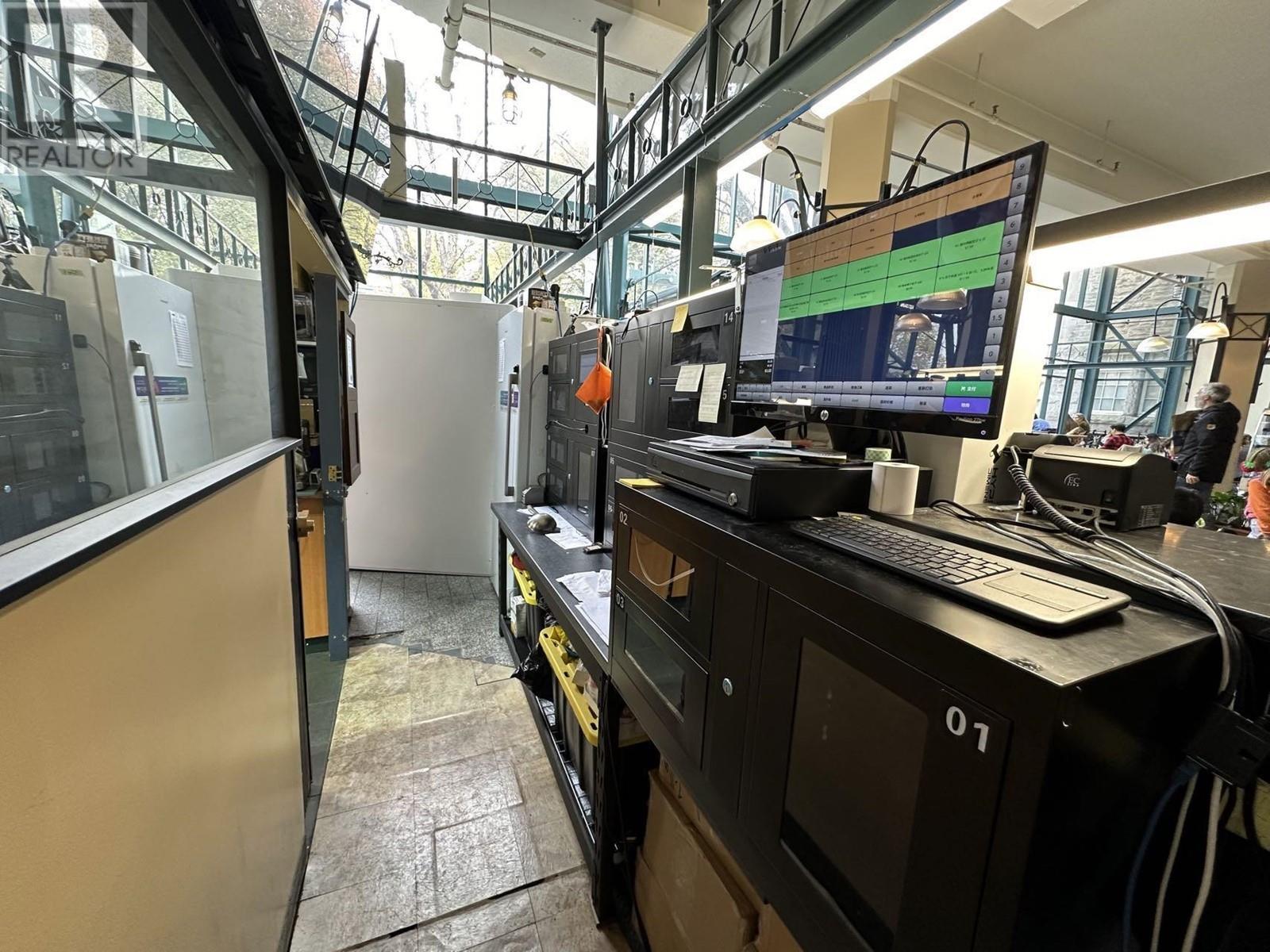 8 555 W 12Th Avenue, Vancouver, BC