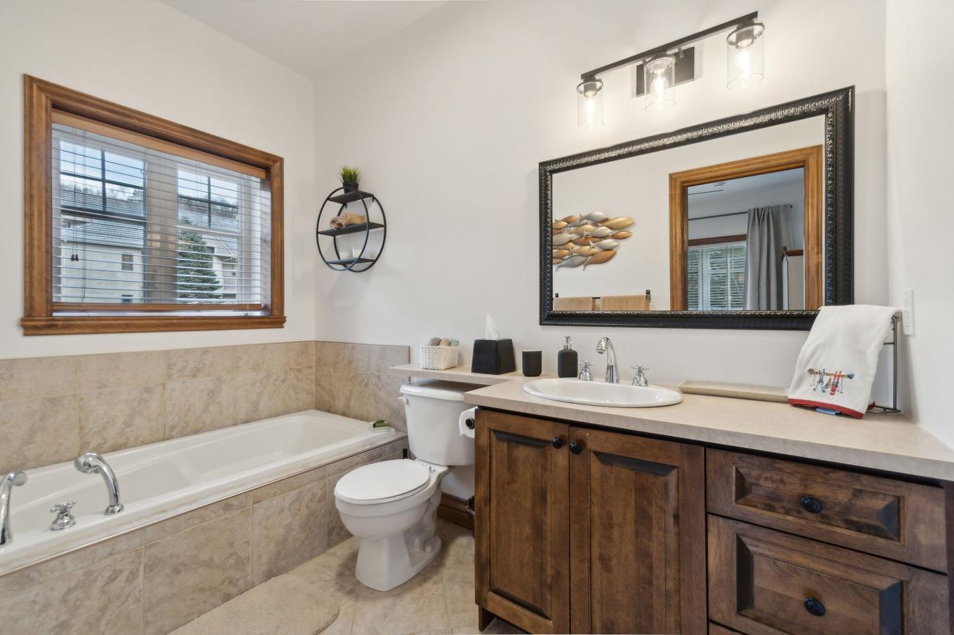 Salle de bains attenante à la CCP - 3-103 Ch. De L'Érablière, Mont-Tremblant, QC - Indoor Photo Showing Bathroom