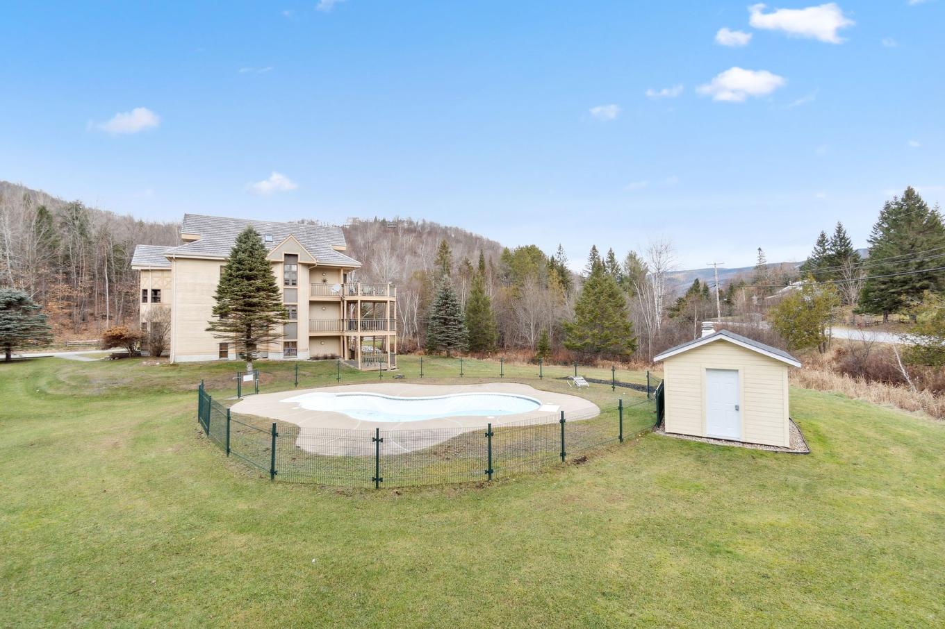 Piscine - 3-103 Ch. De L'Érablière, Mont-Tremblant, QC - Outdoor