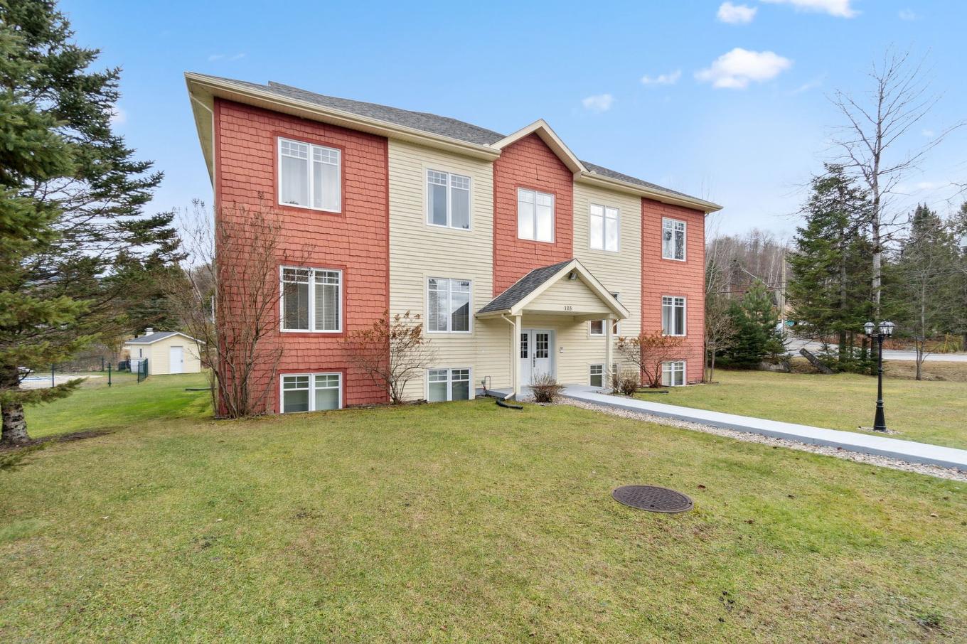 Façade - 3-103 Ch. De L'Érablière, Mont-Tremblant, QC - Outdoor