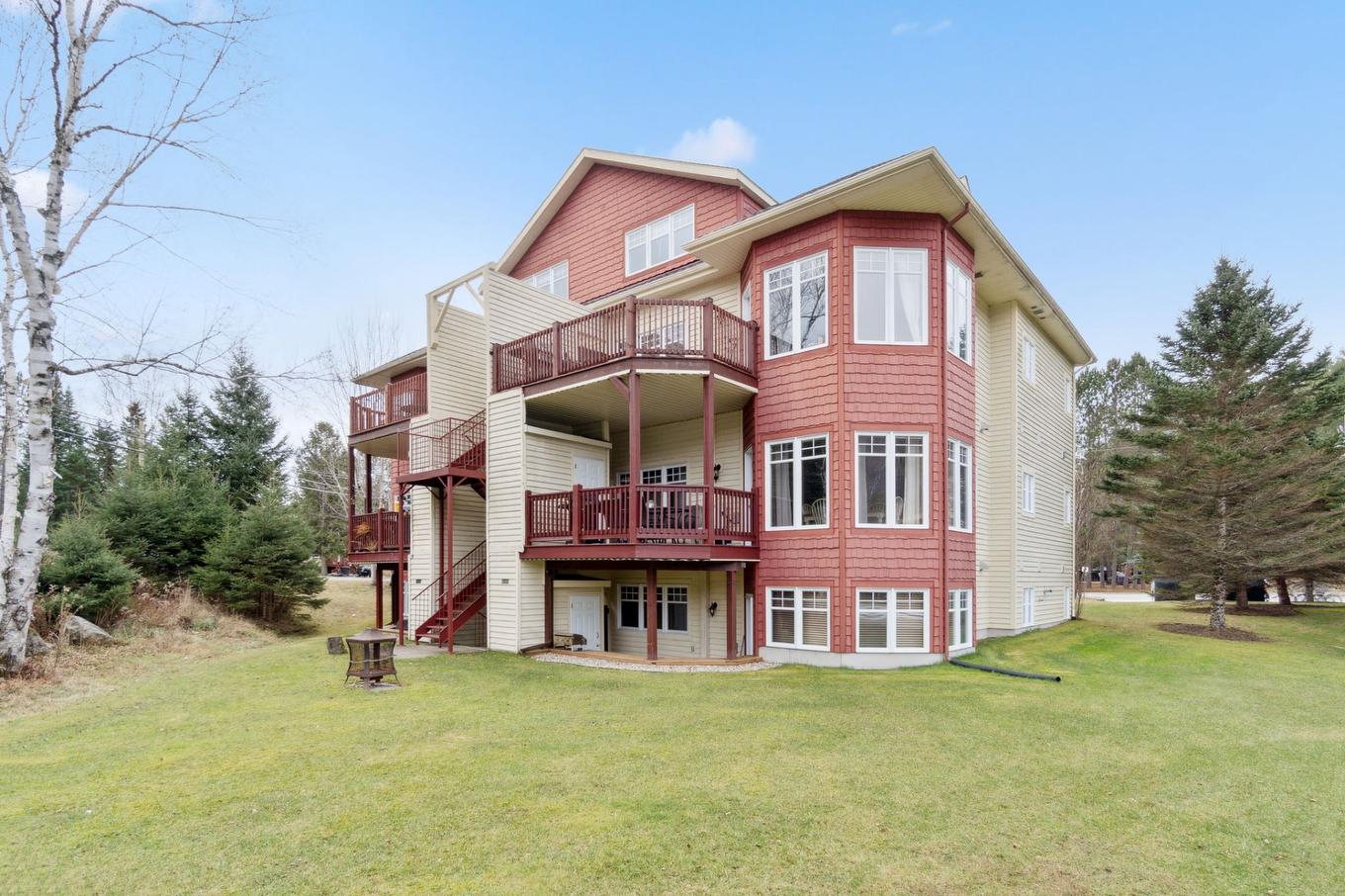 Face arrière - 3-103 Ch. De L'Érablière, Mont-Tremblant, QC - Outdoor