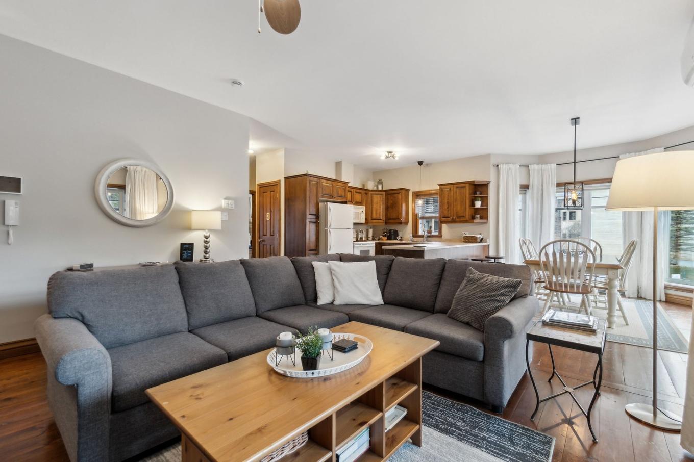 Salon - 3-103 Ch. De L'Érablière, Mont-Tremblant, QC - Indoor Photo Showing Living Room