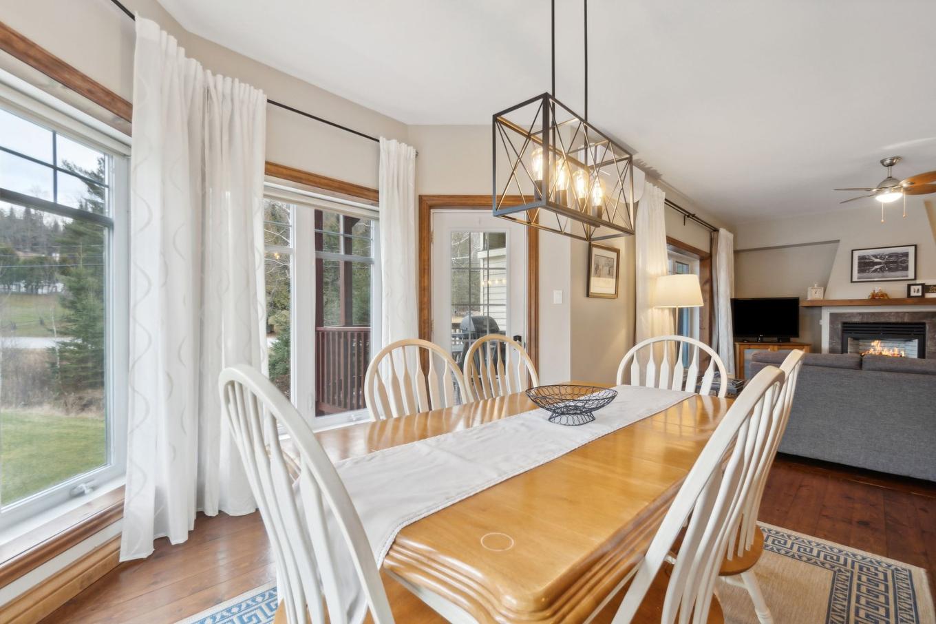 Salle à manger - 3-103 Ch. De L'Érablière, Mont-Tremblant, QC - Indoor Photo Showing Dining Room