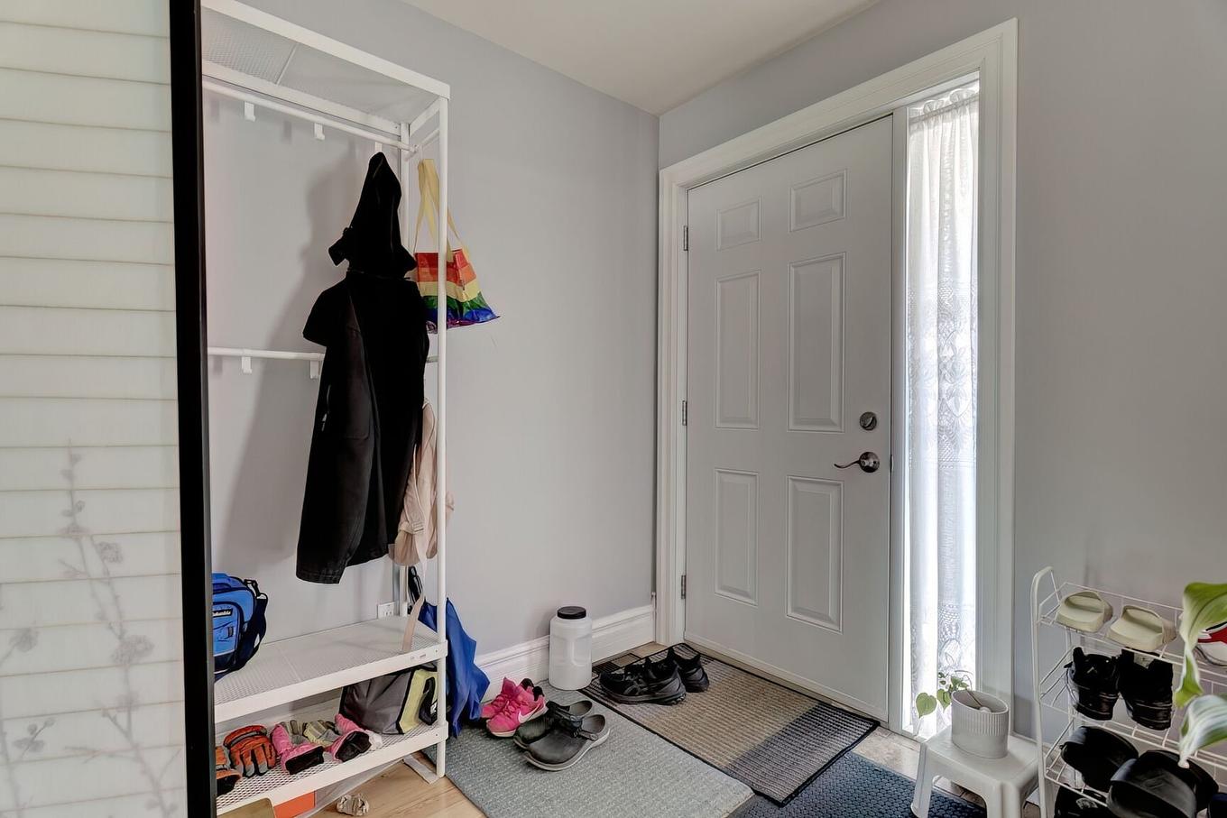 Hall - 1479 Rue Albert, Longueuil (Saint-Hubert), QC - Indoor Photo Showing Other Room