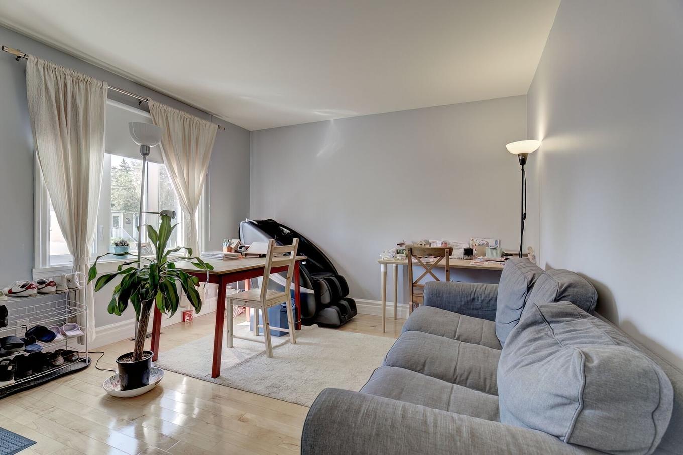 Living room - 1479 Rue Albert, Longueuil (Saint-Hubert), QC - Indoor