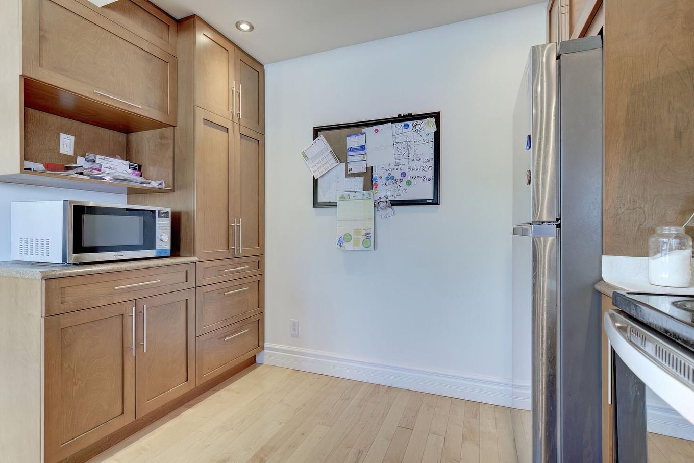 Kitchen - 1479 Rue Albert, Longueuil (Saint-Hubert), QC - Indoor Photo Showing Kitchen
