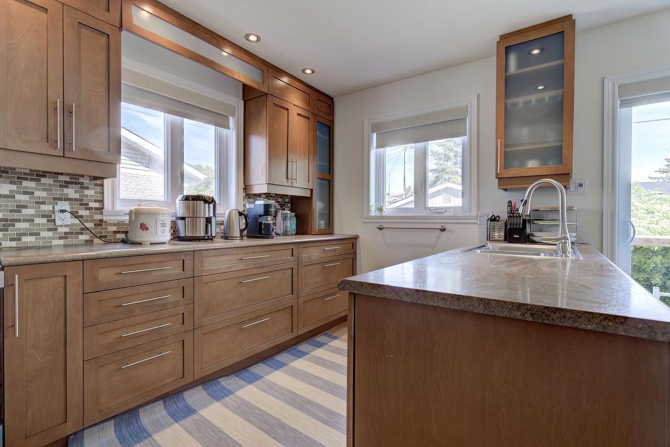 Kitchen - 1479 Rue Albert, Longueuil (Saint-Hubert), QC - Indoor Photo Showing Kitchen