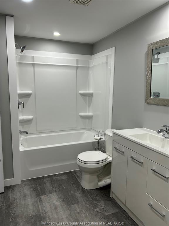 1 Parkside Drive, Mcgregor, ON