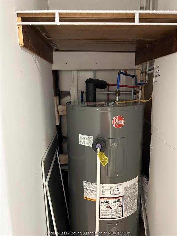 1 Parkside Drive, Mcgregor, ON