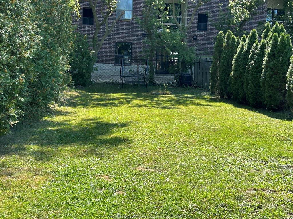 1 Parkside Drive, Mcgregor, ON