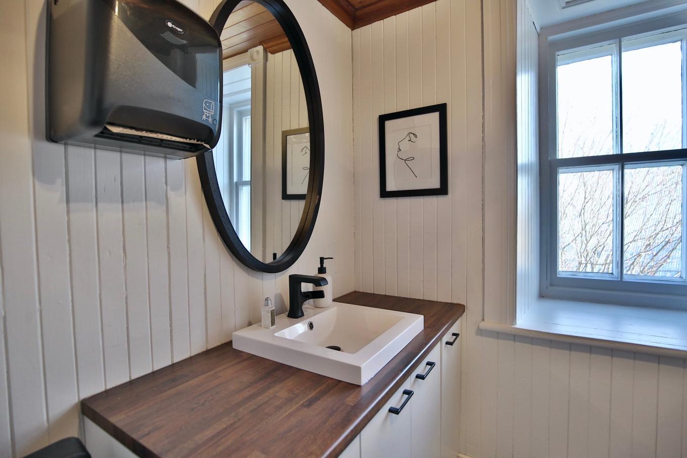 Bathroom - 426 Ch. Des Patriotes, Saint-Charles-Sur-Richelieu, QC - Indoor Photo Showing Bathroom