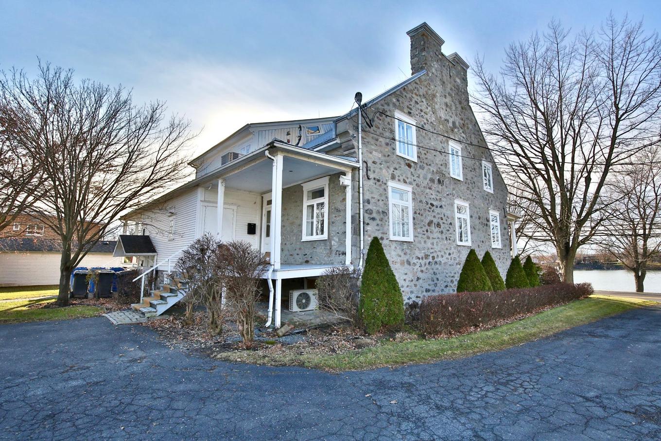 Back facade - 426 Ch. Des Patriotes, Saint-Charles-Sur-Richelieu, QC - Outdoor With Facade