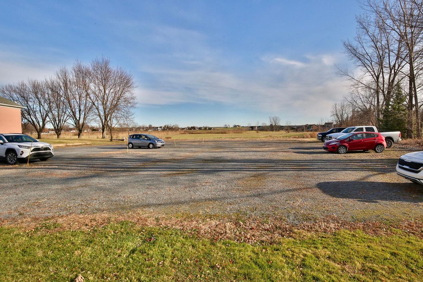 Parking - 426 Ch. Des Patriotes, Saint-Charles-Sur-Richelieu, QC - Outdoor With View