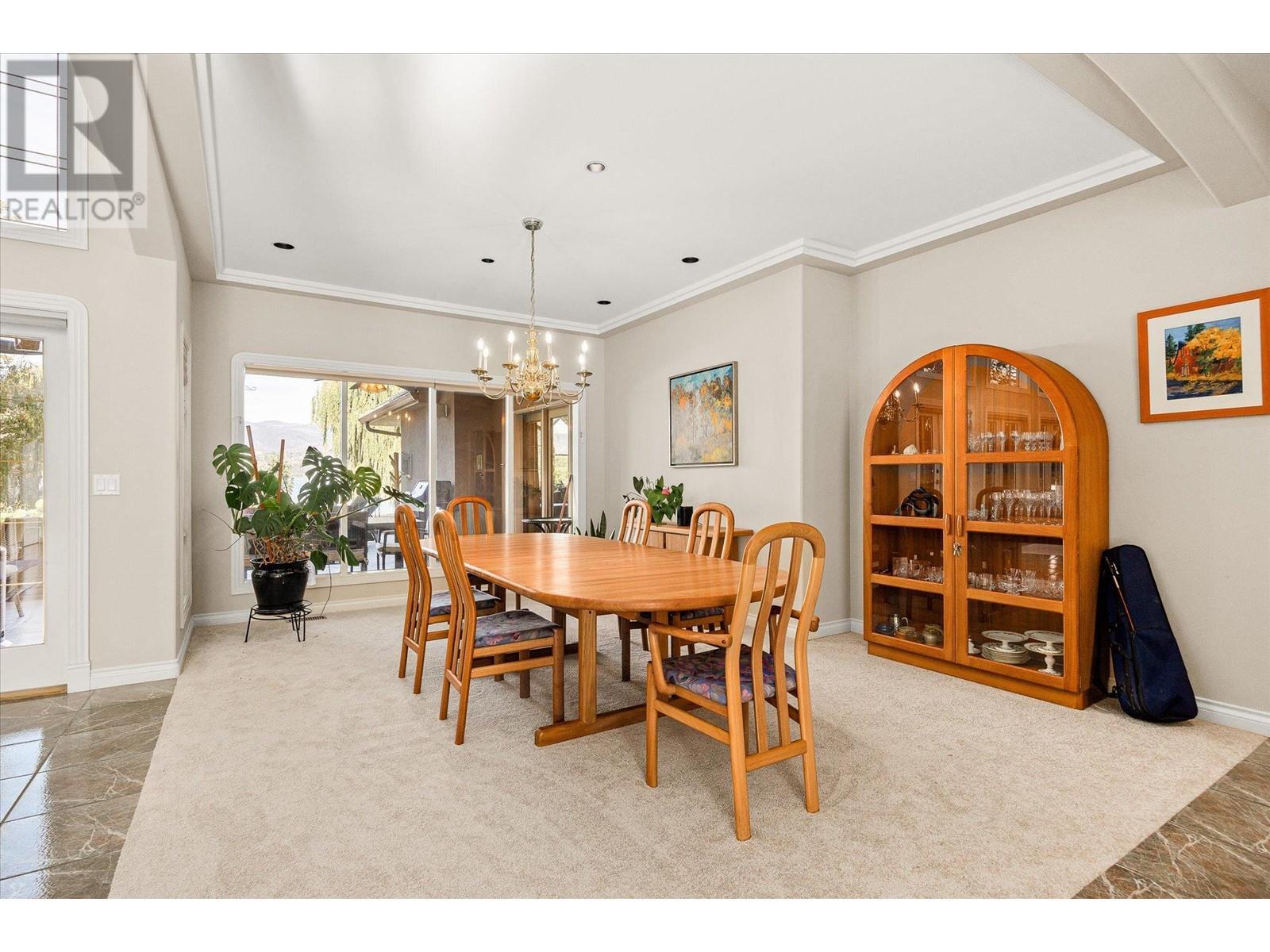 4382 Hobson Road, Kelowna, BC - Indoor Photo Showing Dining Room
