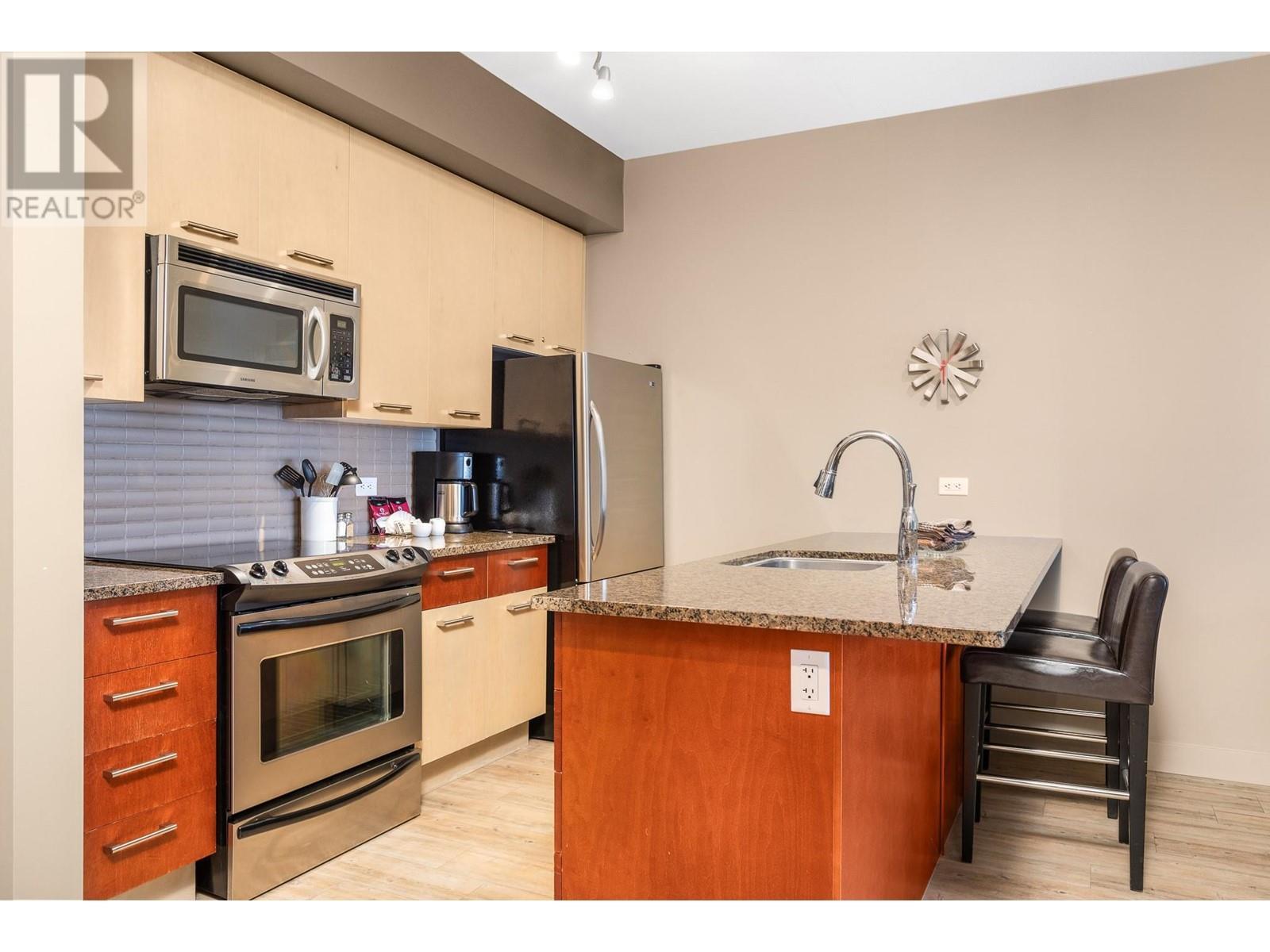 30 Monashee Road Unit# 310, Silver Star, BC - Indoor Photo Showing Kitchen