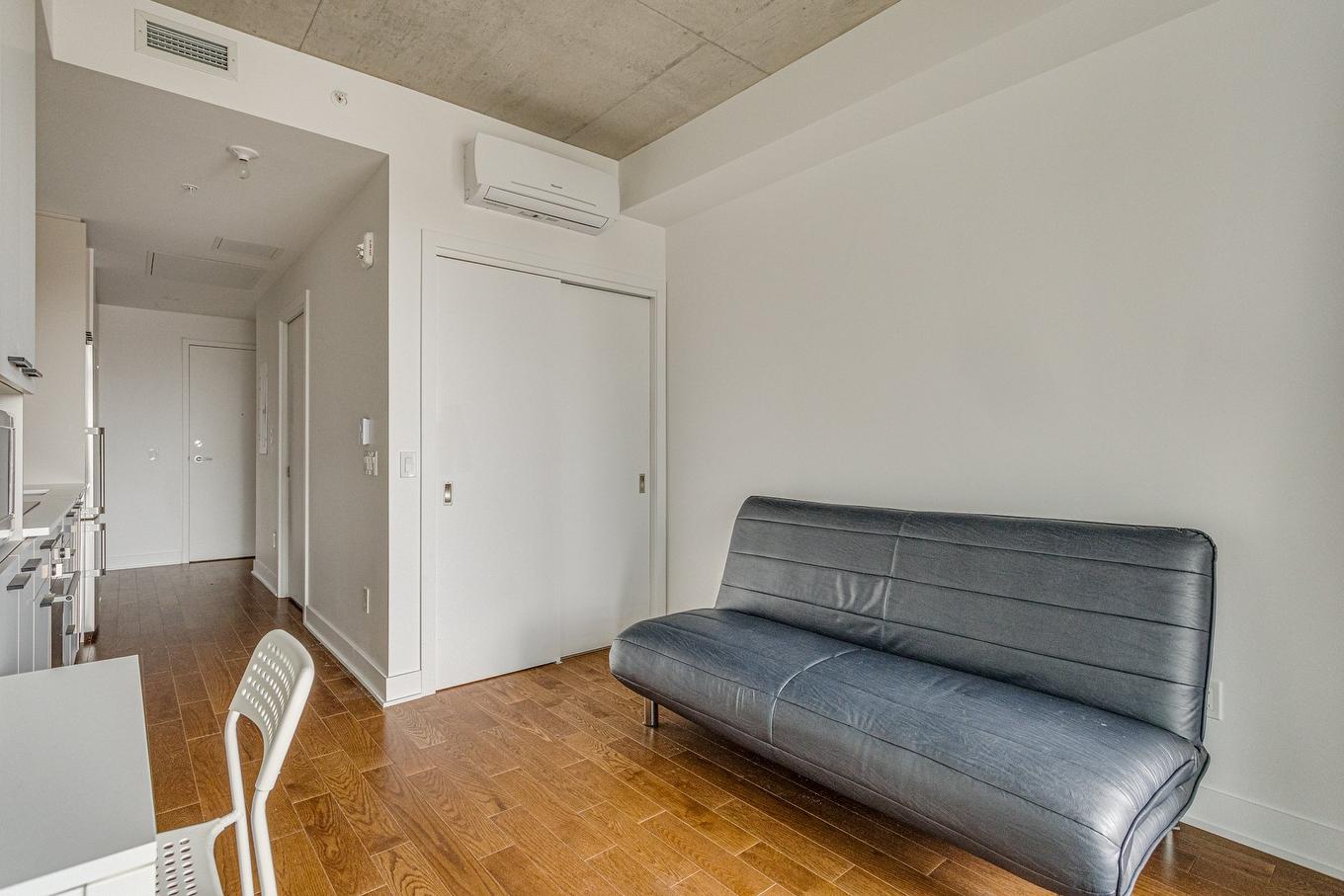 Loft - 222-1150 Boul. René-Lévesque E., Montréal (Ville-Marie), QC - Indoor Photo Showing Bedroom