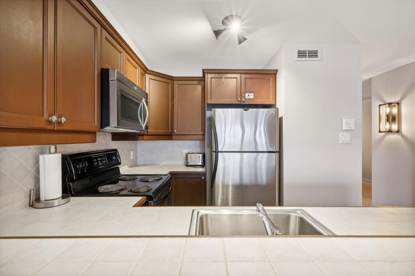 Cuisine - 3-250 Rue Du Mont-Plaisant, Mont-Tremblant, QC - Indoor Photo Showing Kitchen With Double Sink