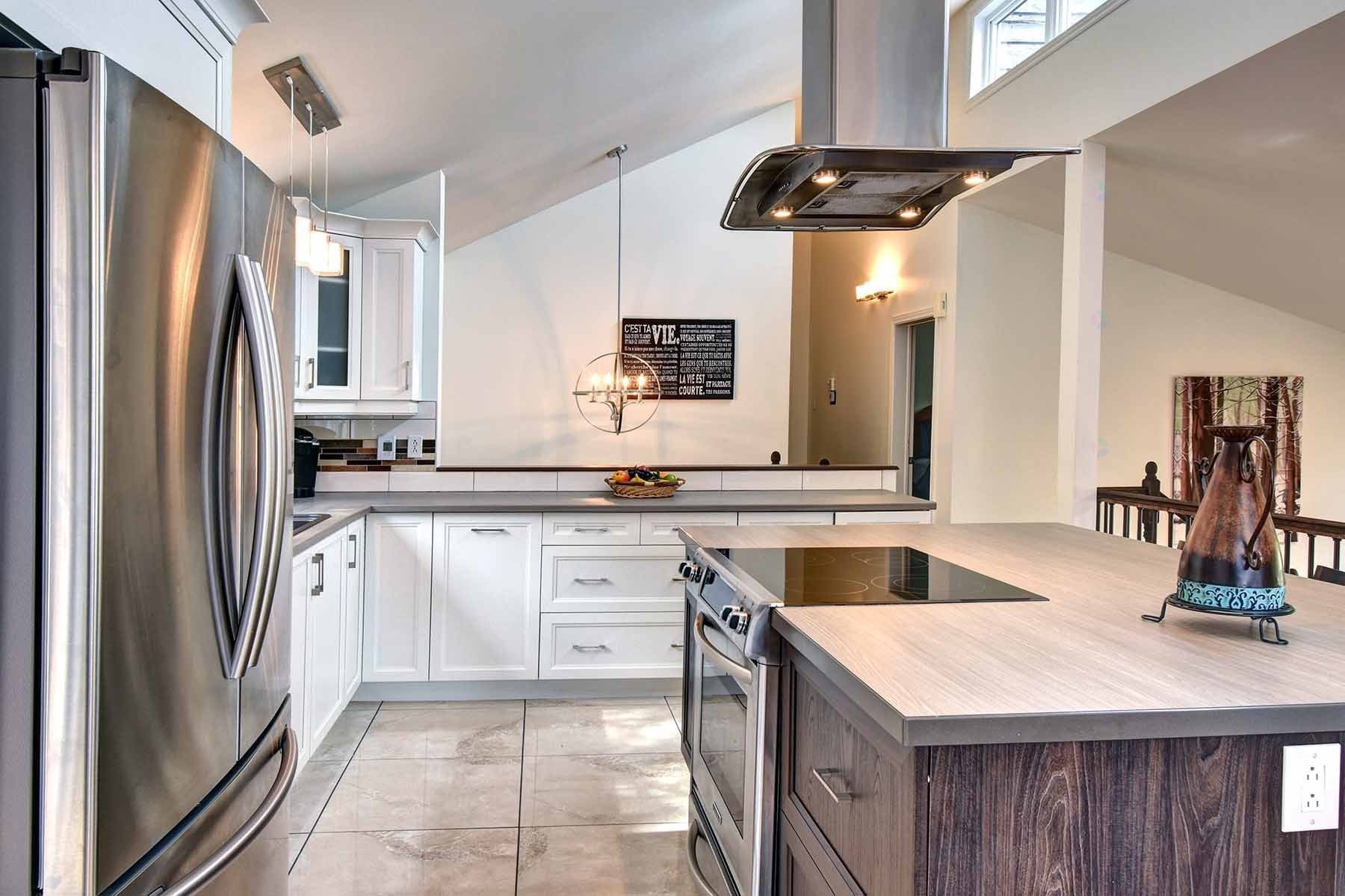 Cuisine - 133 Rue St-Jean, Mont-Tremblant, QC - Indoor Photo Showing Kitchen