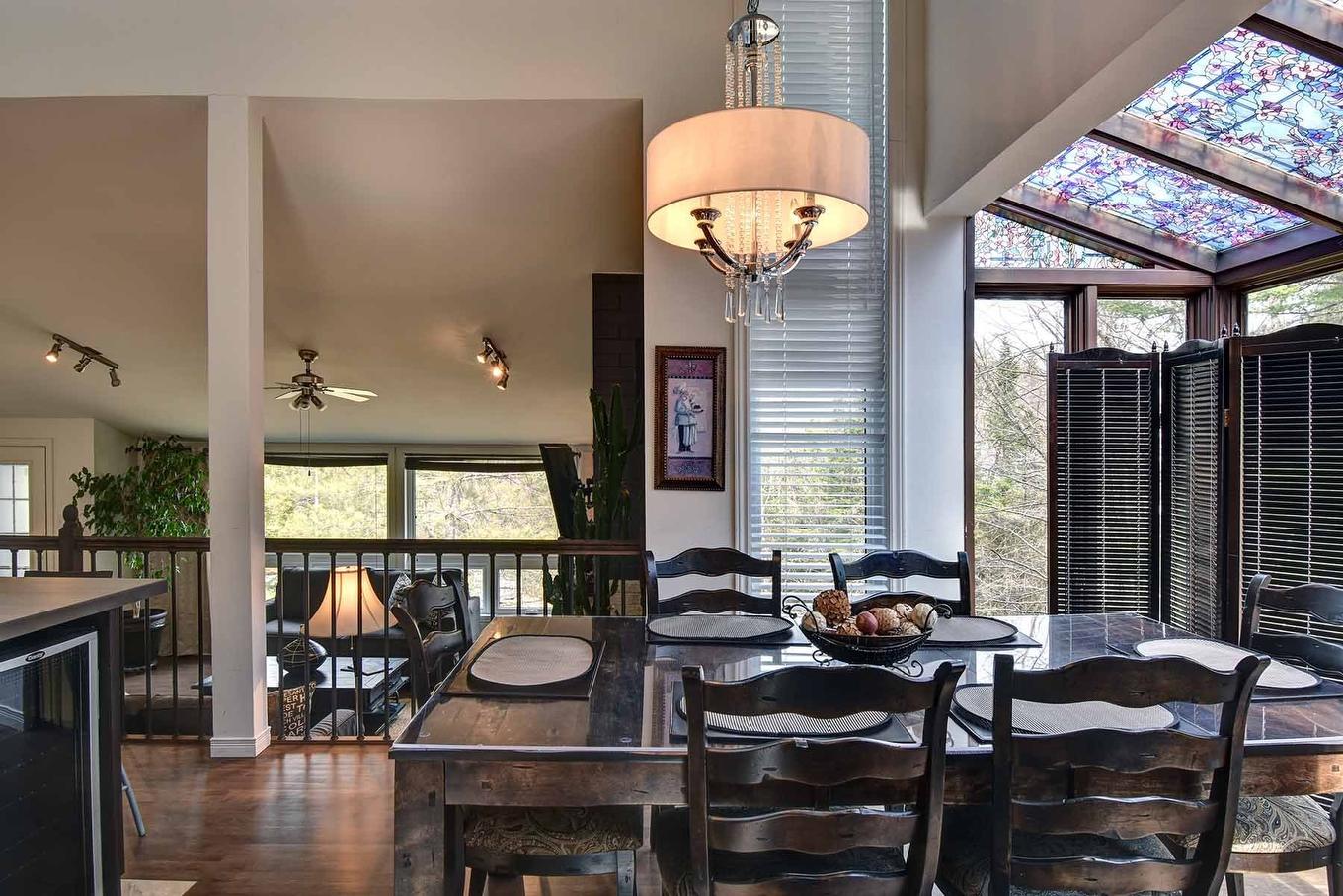 Dining room - 133 Rue St-Jean, Mont-Tremblant, QC - Indoor Photo Showing Dining Room