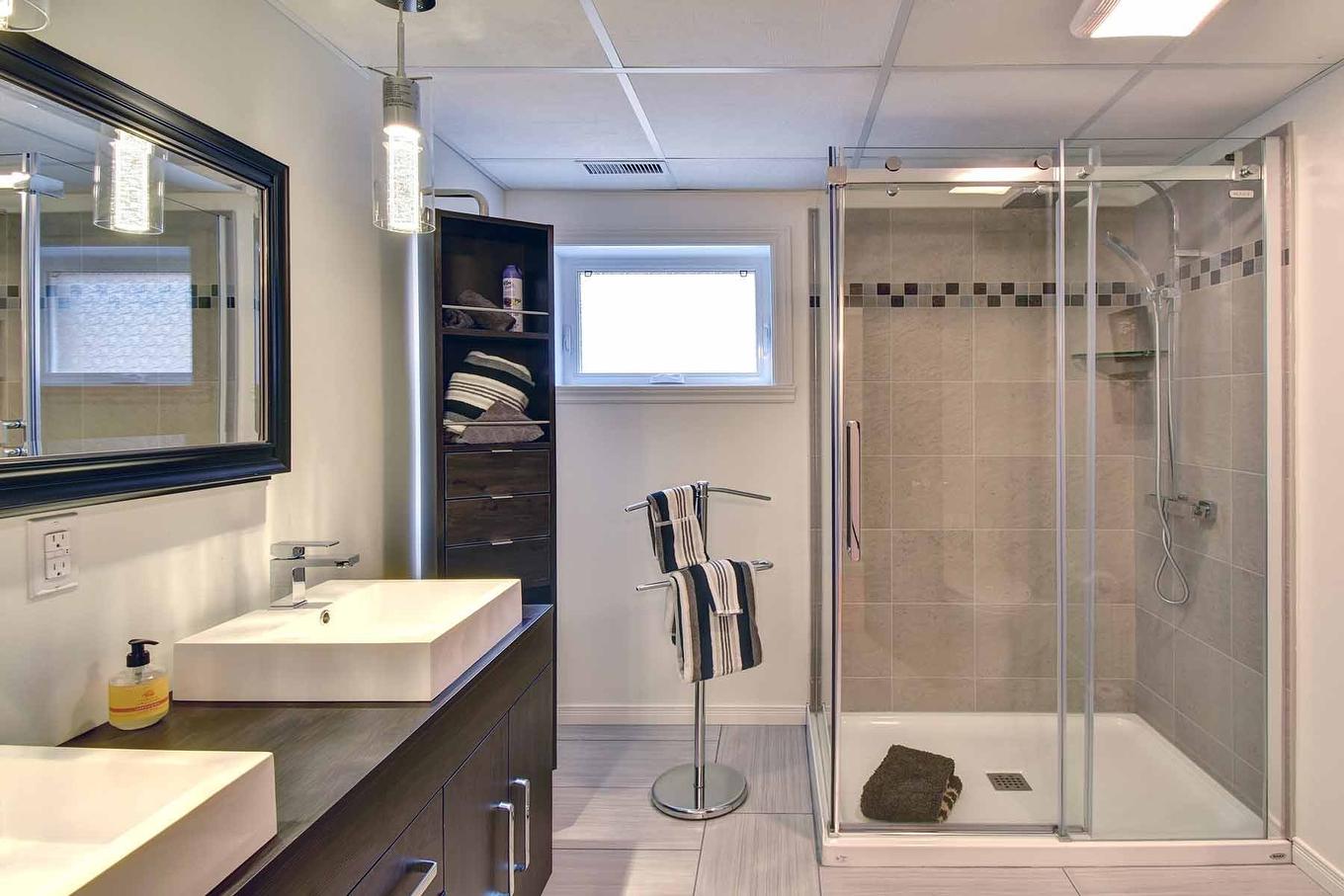 Bathroom - 133 Rue St-Jean, Mont-Tremblant, QC - Indoor Photo Showing Bathroom