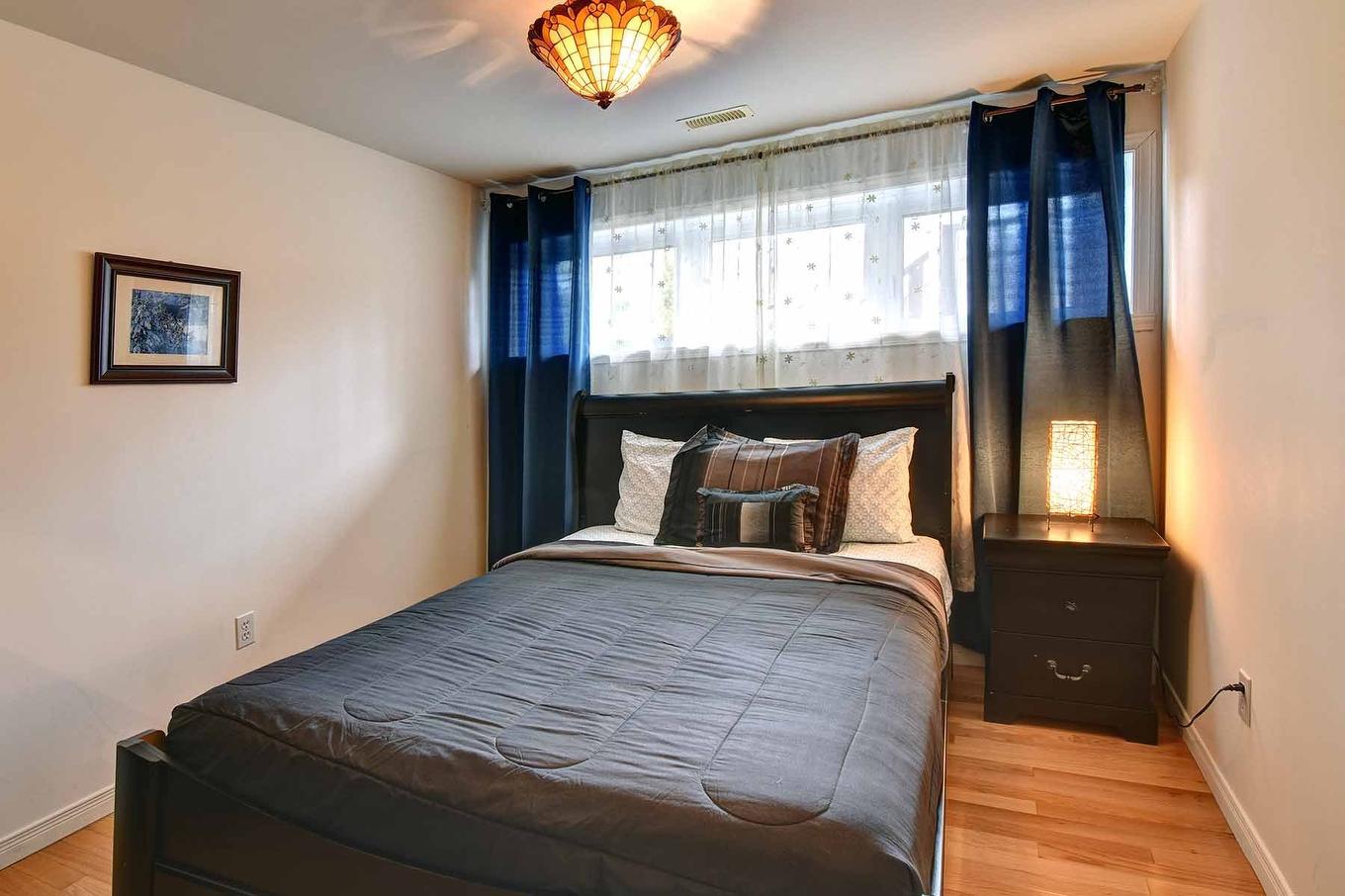 Bedroom - 133 Rue St-Jean, Mont-Tremblant, QC - Indoor Photo Showing Bedroom