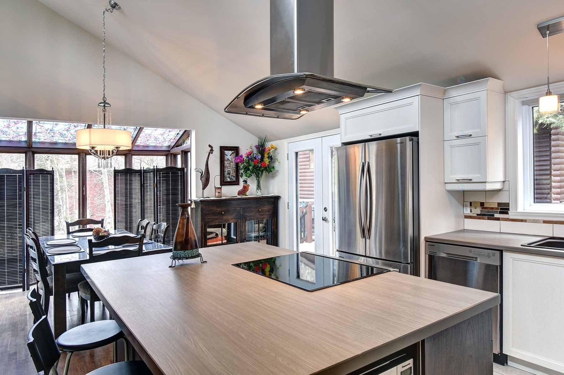 Cuisine - 133 Rue St-Jean, Mont-Tremblant, QC - Indoor Photo Showing Kitchen