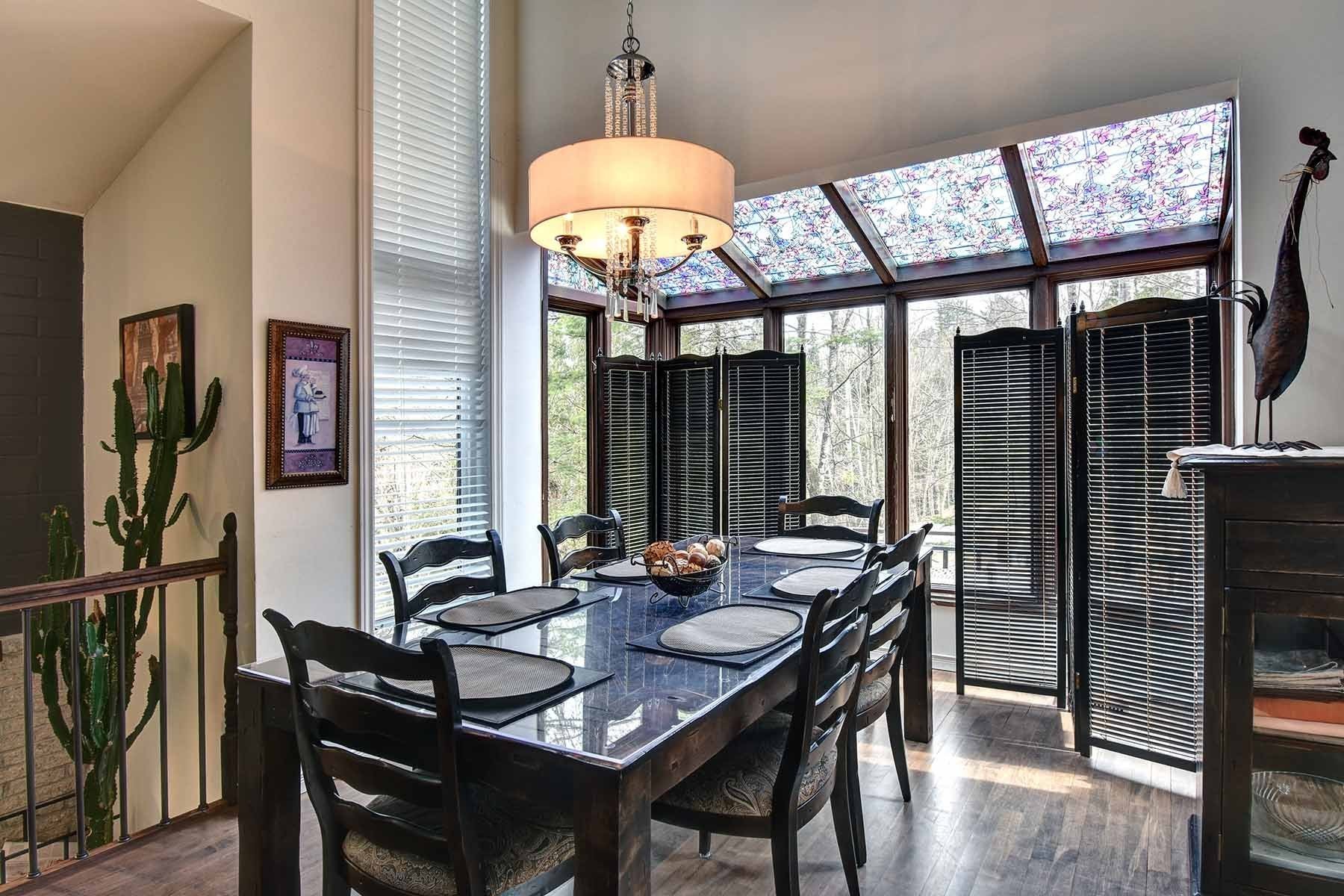Salle à manger - 133 Rue St-Jean, Mont-Tremblant, QC - Indoor Photo Showing Dining Room