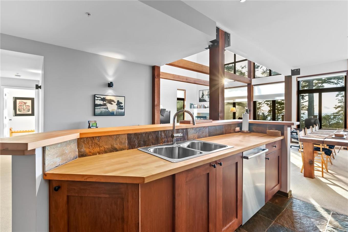 212-515 Marine Dr, Ucluelet, BC - Indoor Photo Showing Kitchen With Double Sink