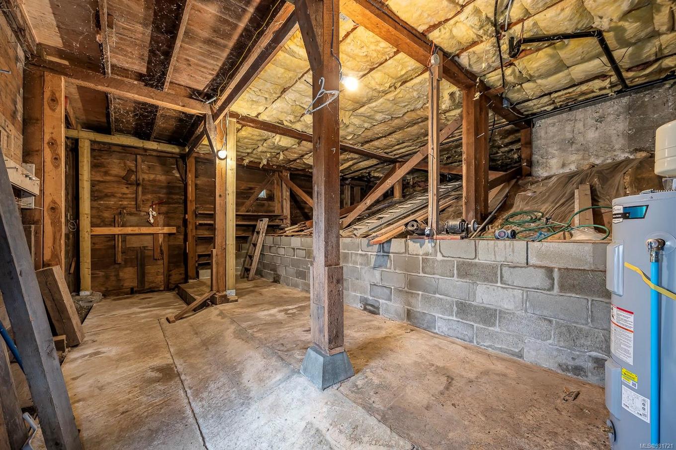 5642 Island Hwy South, Union Bay, BC