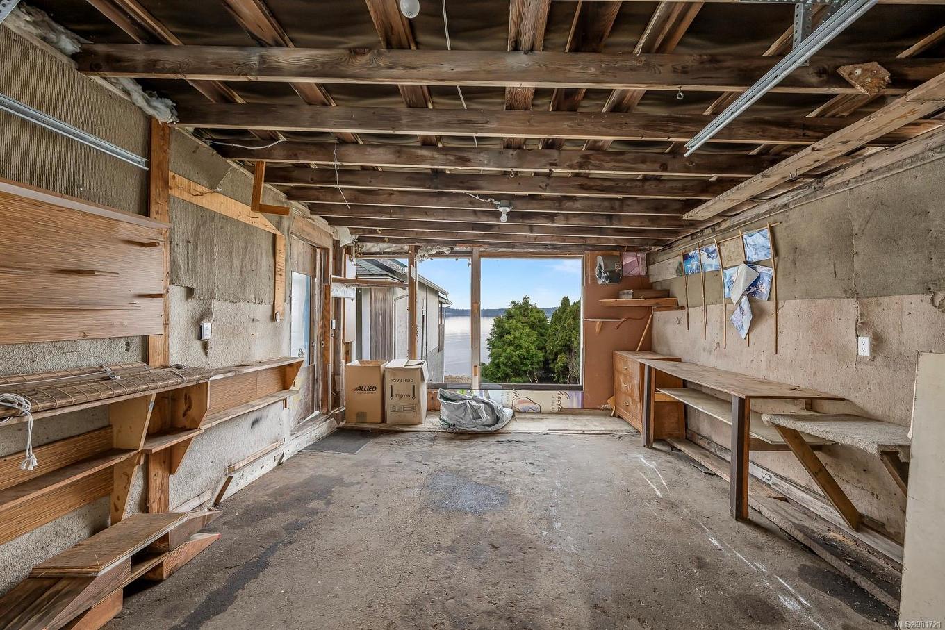 5642 Island Hwy South, Union Bay, BC