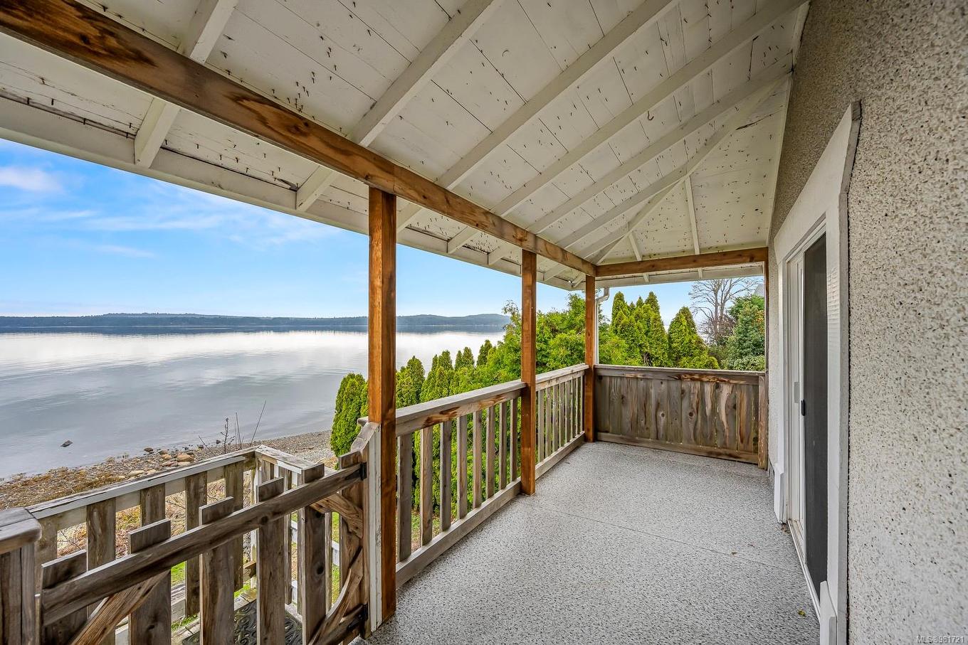 5642 Island Hwy South, Union Bay, BC