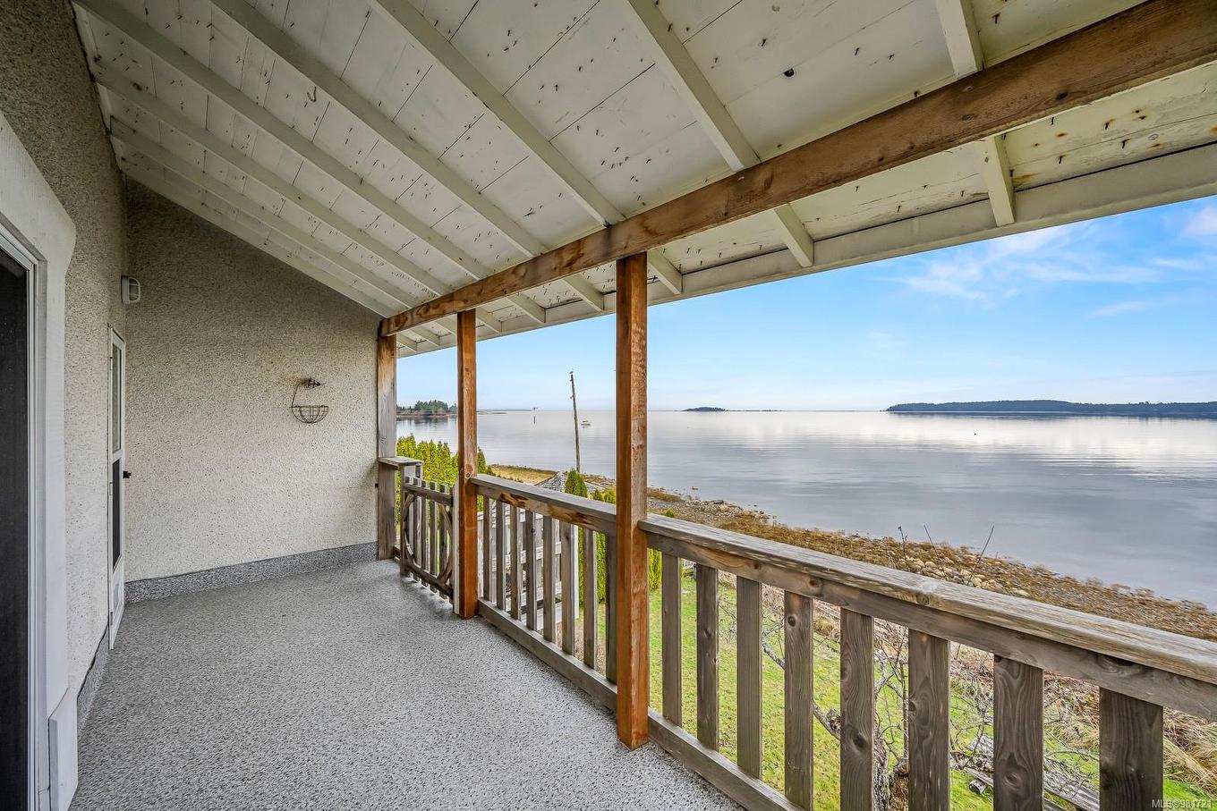 5642 Island Hwy South, Union Bay, BC
