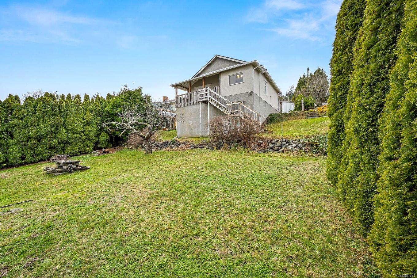 5642 Island Hwy South, Union Bay, BC