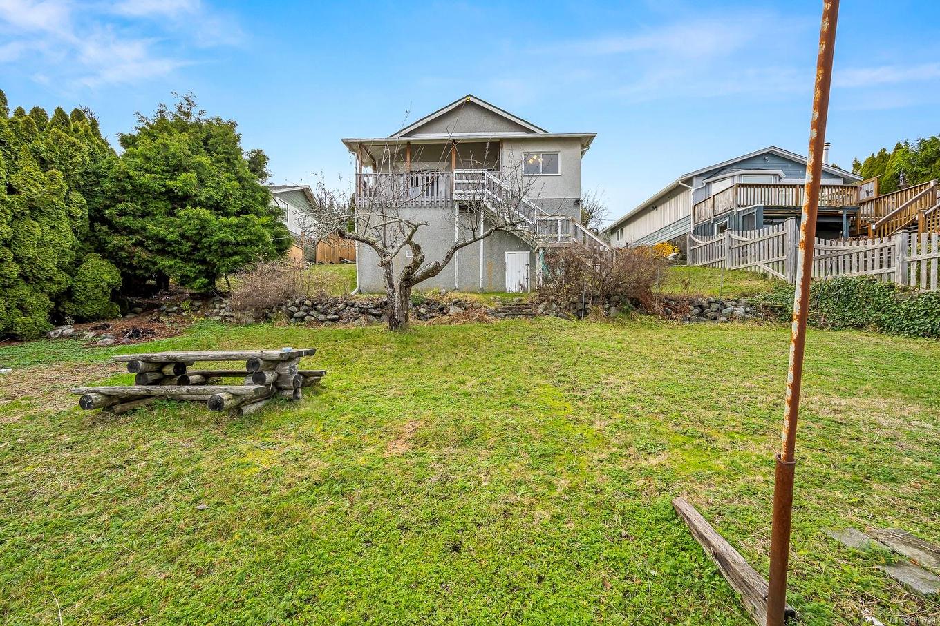 5642 Island Hwy South, Union Bay, BC