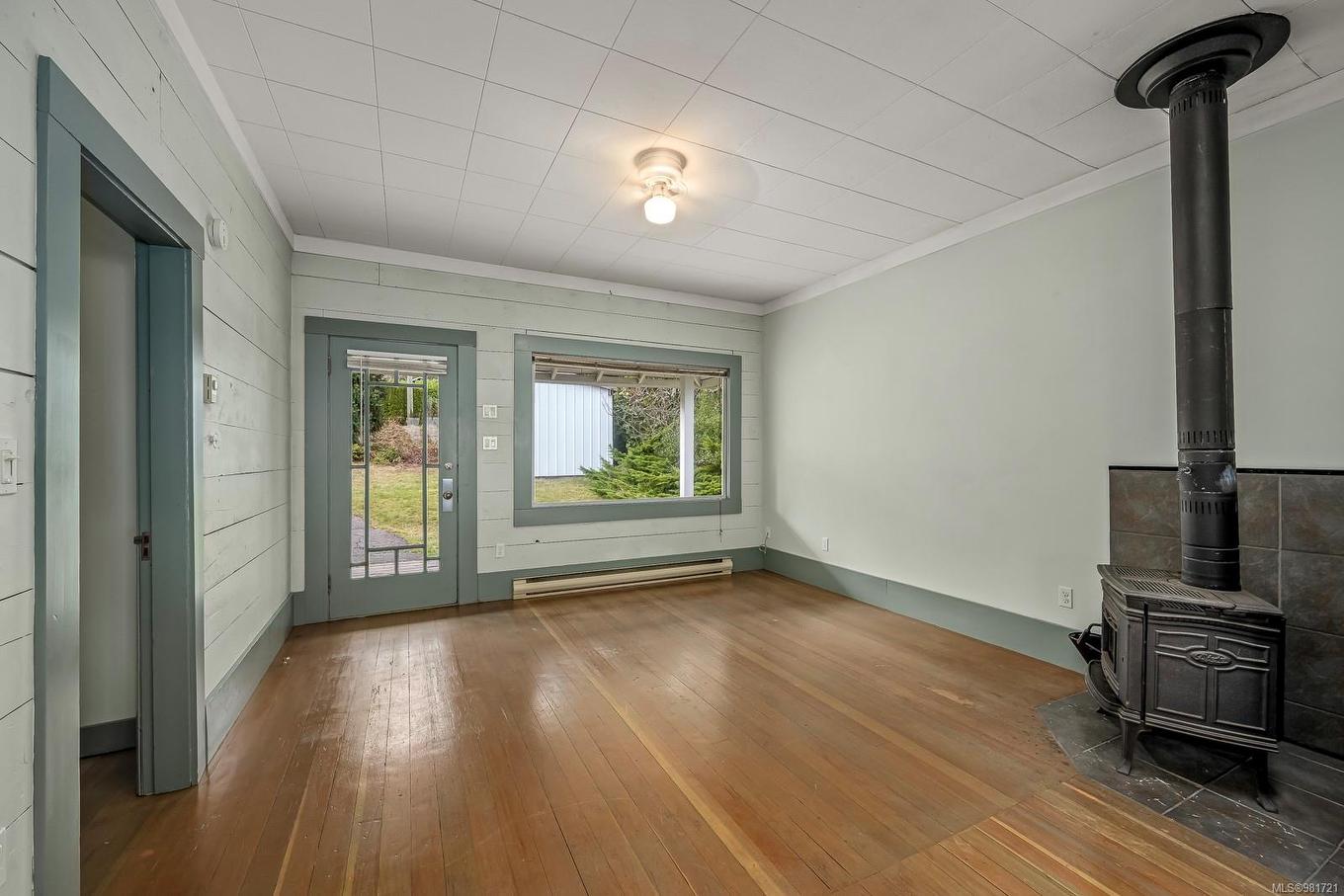 5642 Island Hwy South, Union Bay, BC