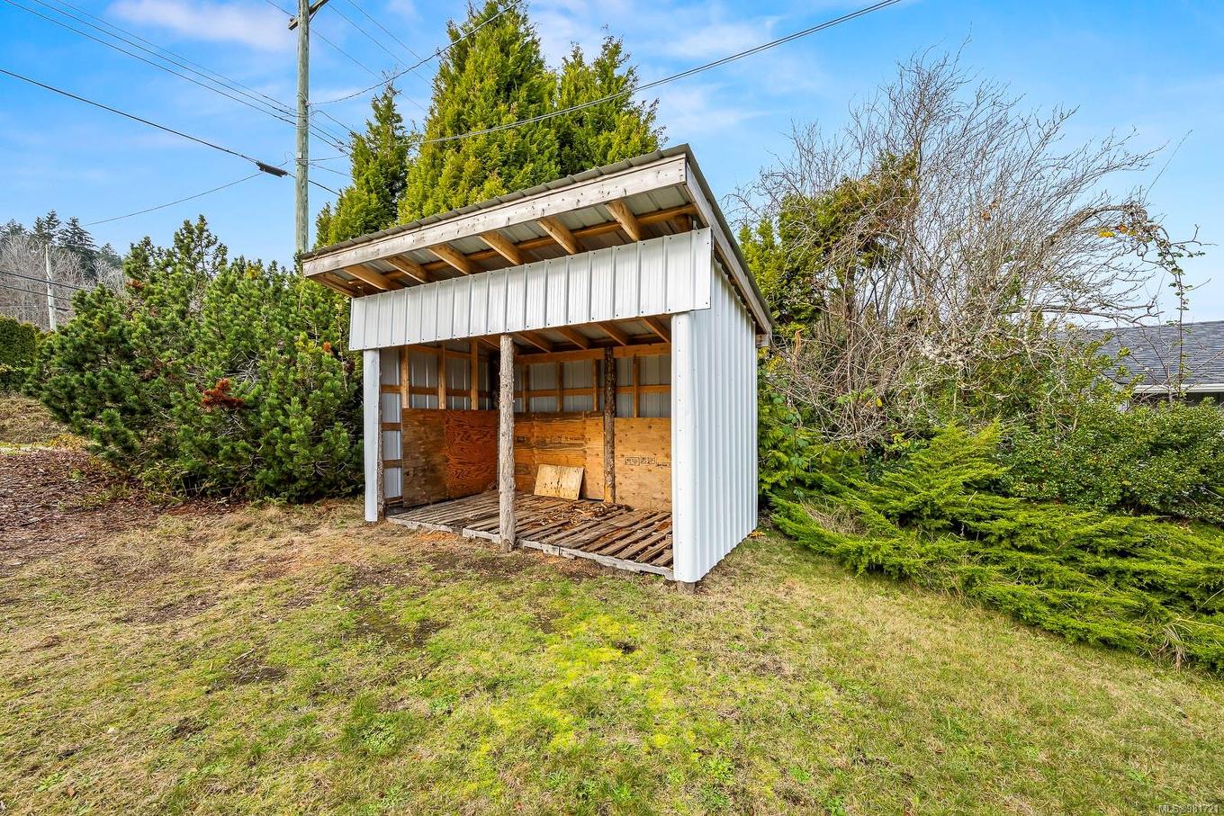 5642 Island Hwy South, Union Bay, BC