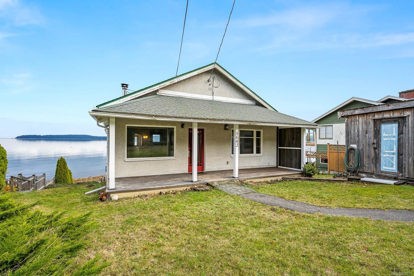 5642 Island Hwy South, Union Bay, BC