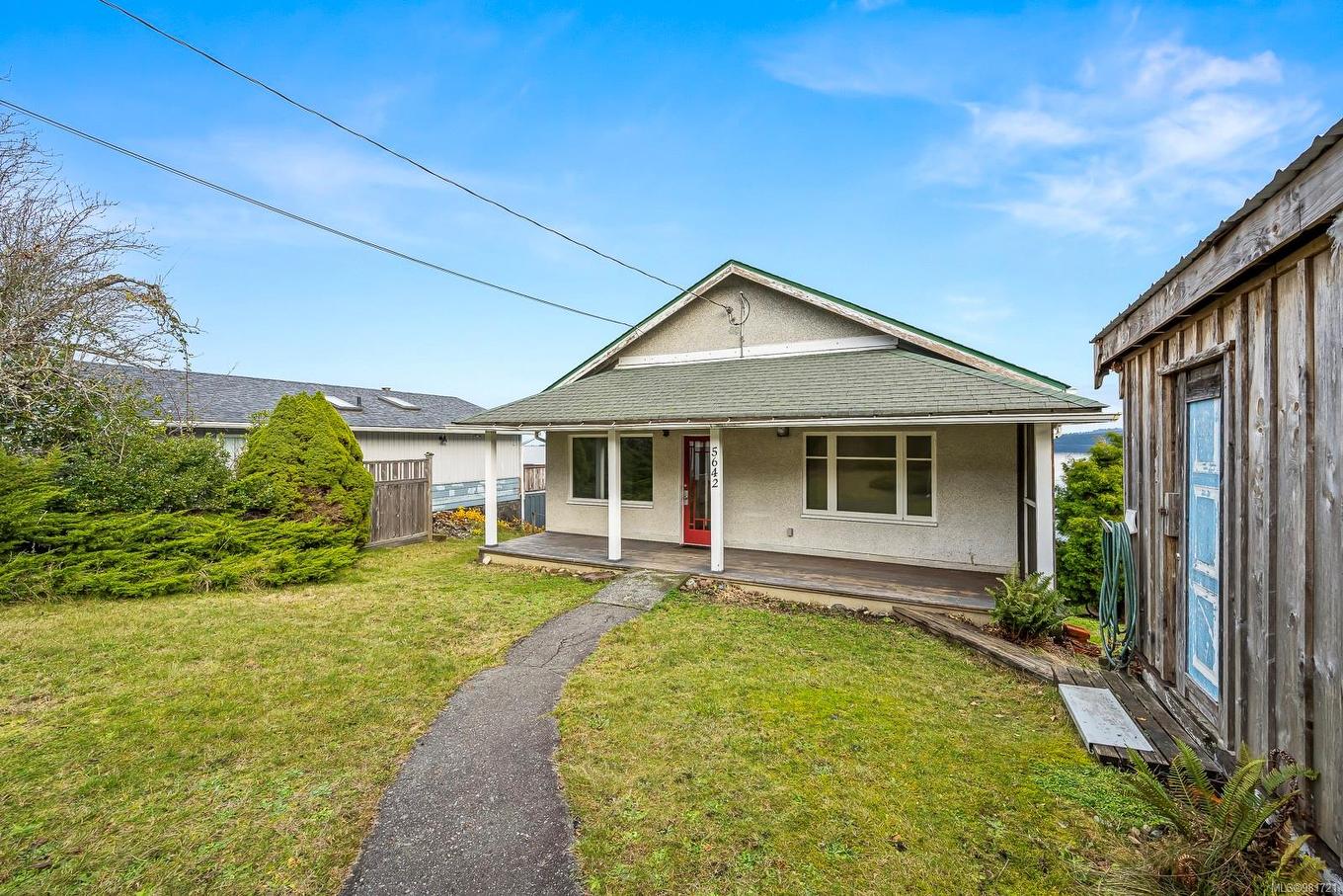 5642 Island Hwy South, Union Bay, BC